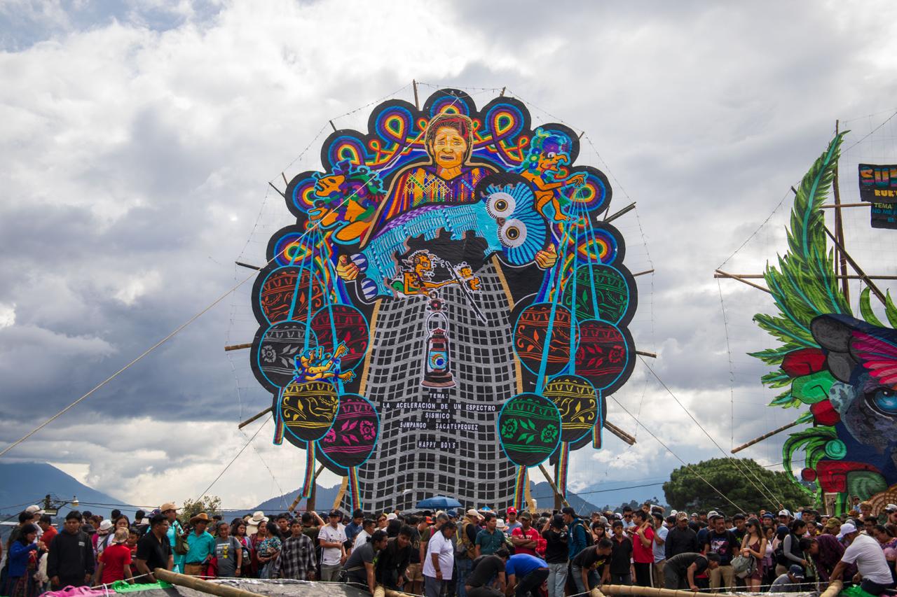 Barriletes gigantes de Santiago Sacatepéquez y Sumpango